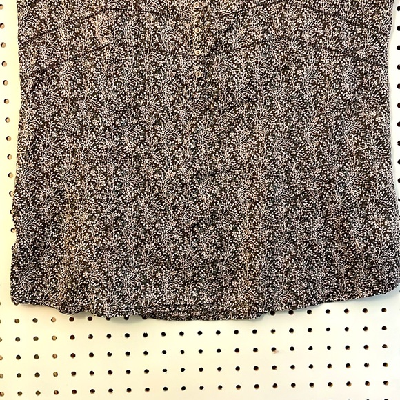 Eddie Bauer Women’s Tiny Floral Tank Top with Button Opening Front Charcoal Teal - Picture 5 of 9